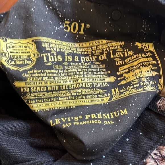 NWT Levi's X Star Wars | 501 Original Cropped Jeans Galaxy All Over 25X26/Sz 2 - Picture 12 of 16